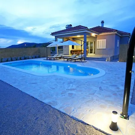 Vila Modern Rak With Beautiful Pool Šibenik