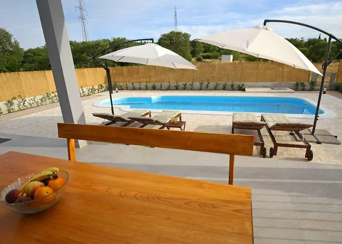 Vila Modern Rak With Beautiful Pool Sibenik