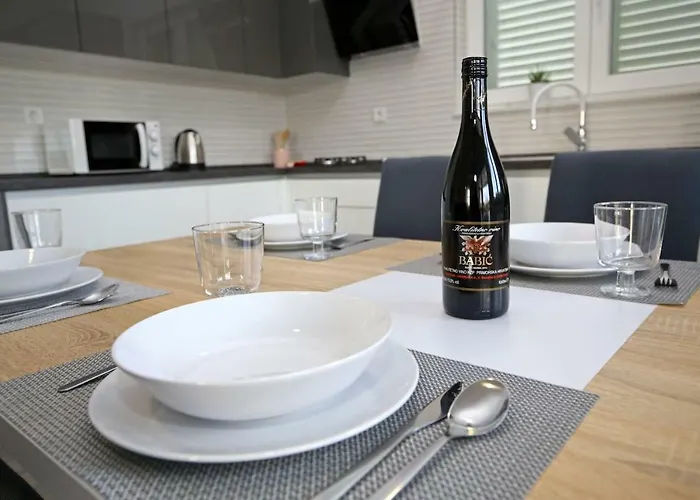 Modern Rak With Beautiful Pool Vila