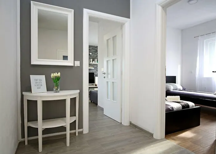 Modern Rak With Beautiful Pool Vila *