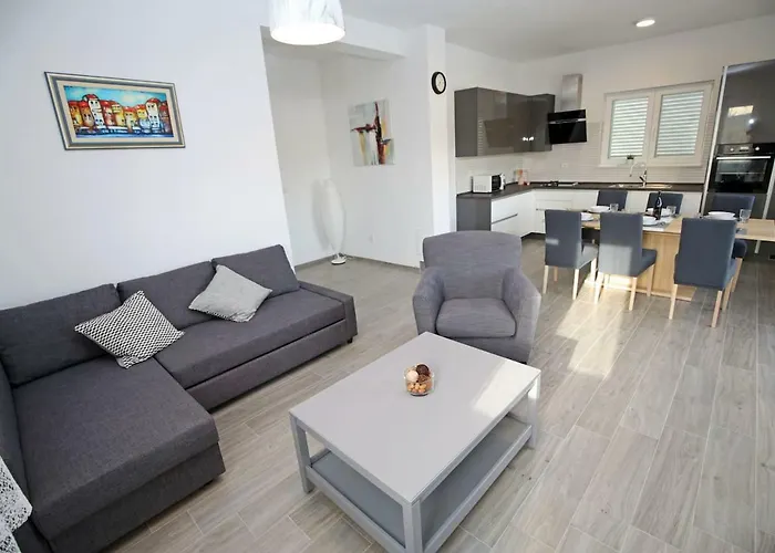 Modern Rak With Beautiful Pool Sibenik