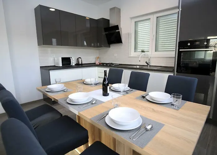 Vila Modern Rak With Beautiful Pool